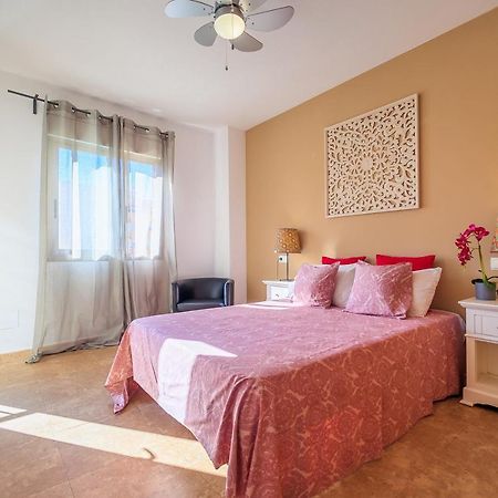 Apartamentos Madrid Торевиеха Екстериор снимка