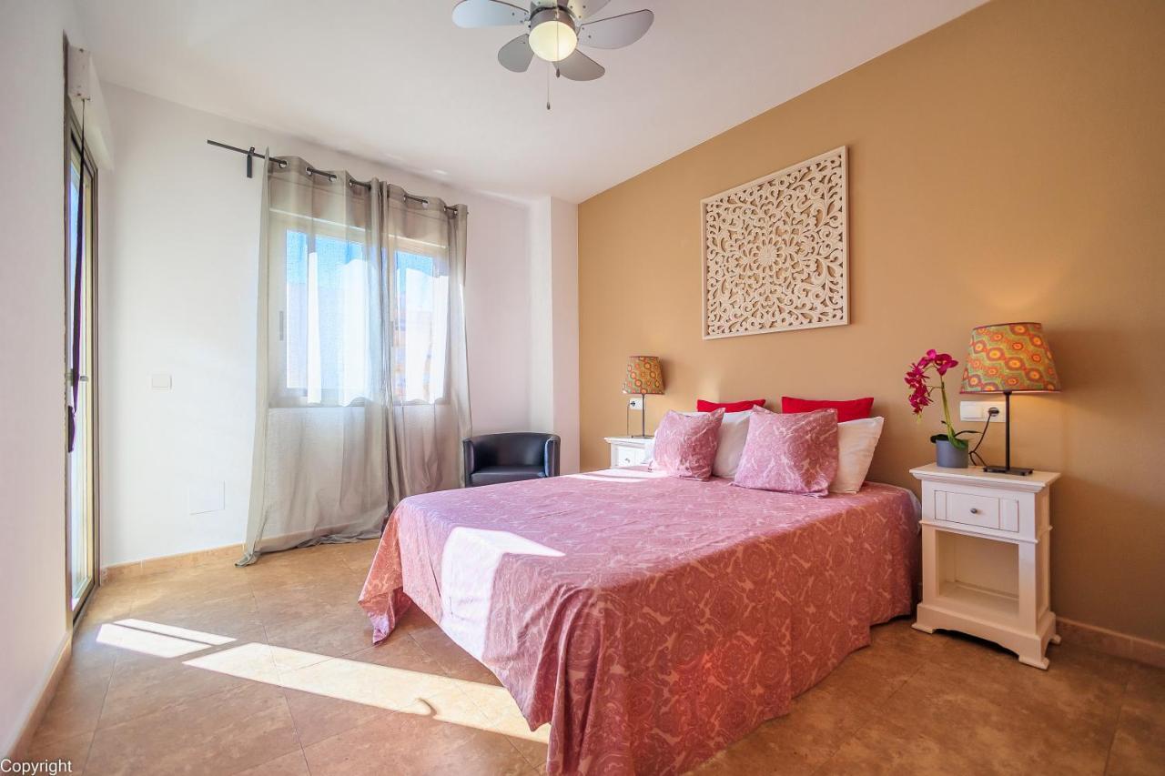 Apartamentos Madrid Торевиеха Екстериор снимка