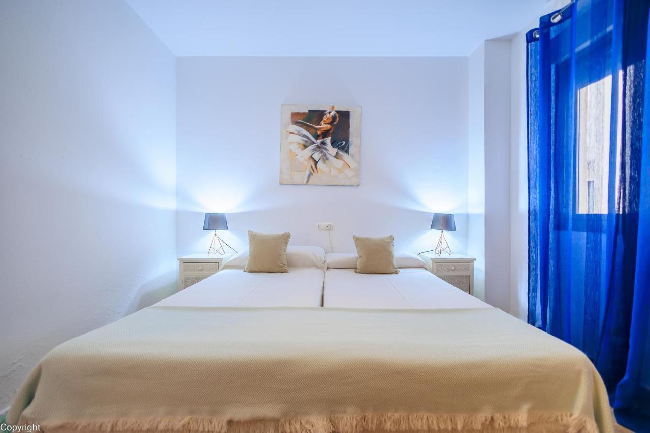 Apartamentos Madrid Торевиеха Екстериор снимка