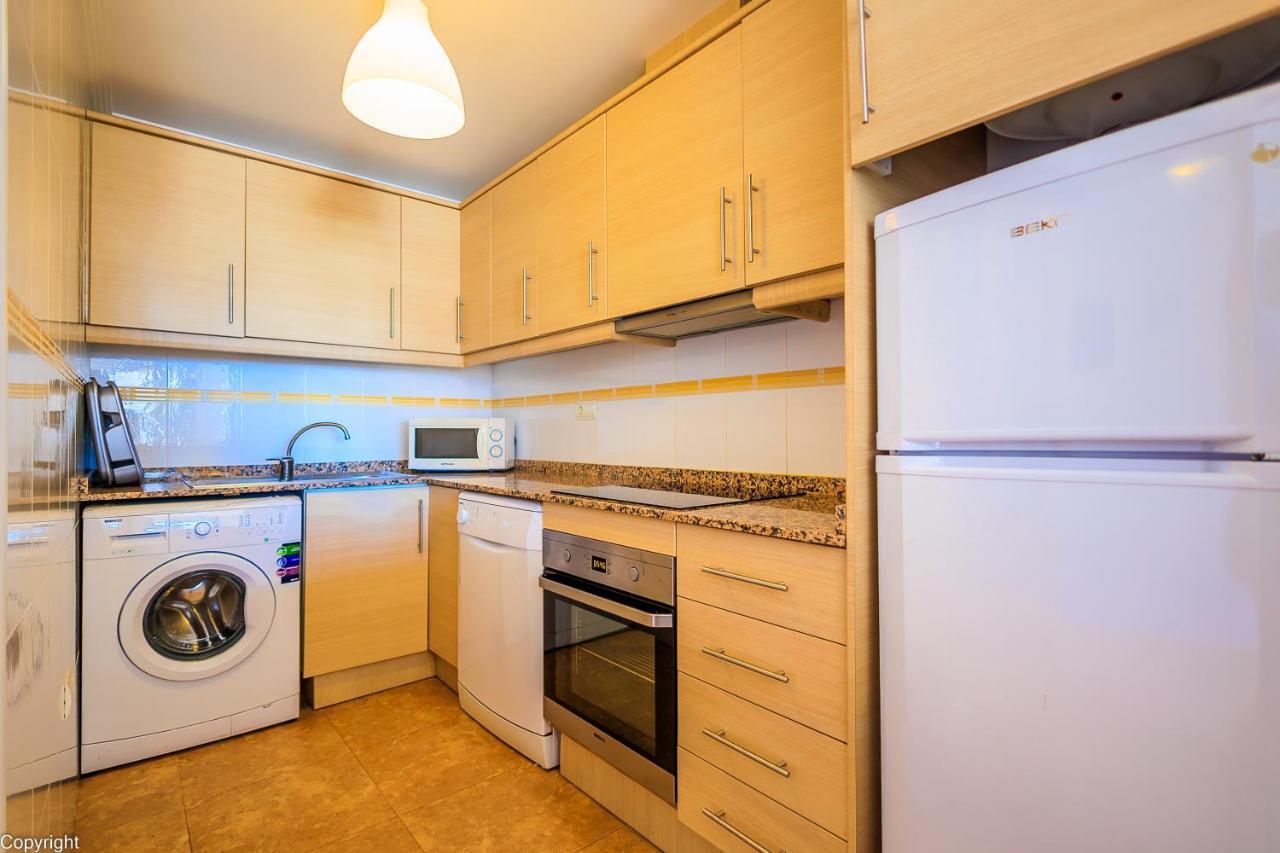 Apartamentos Madrid Торевиеха Екстериор снимка