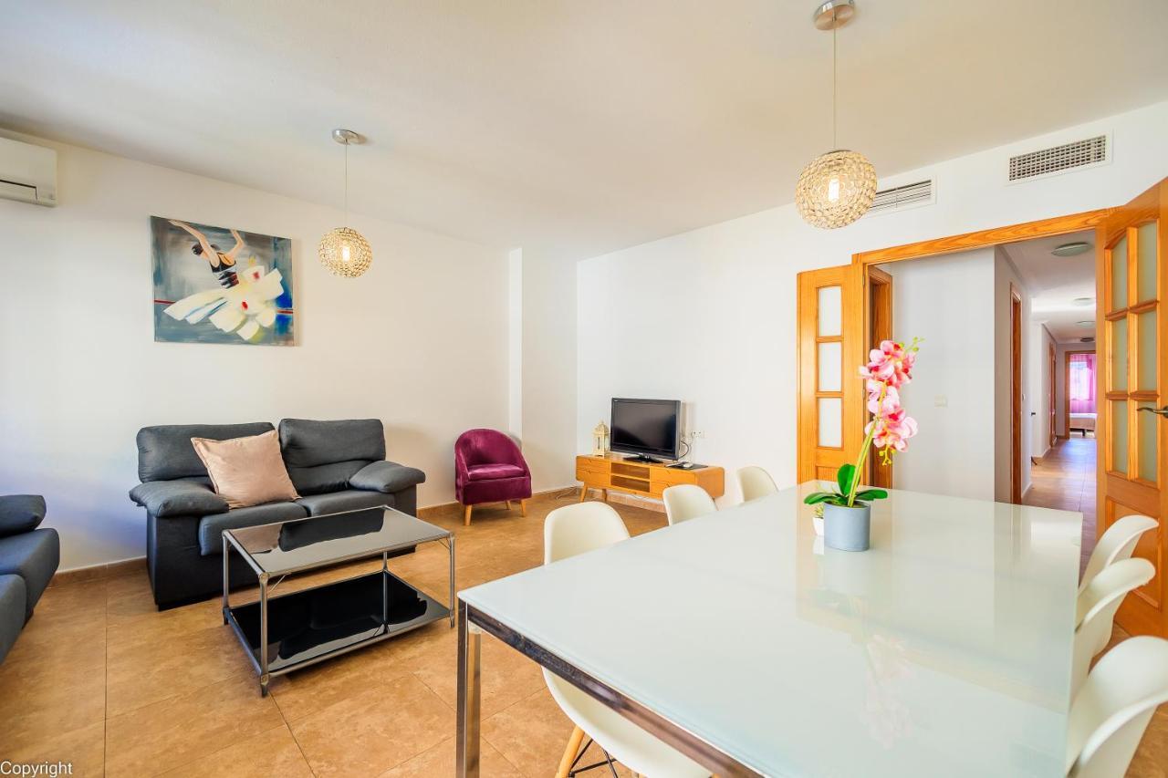 Apartamentos Madrid Торевиеха Екстериор снимка
