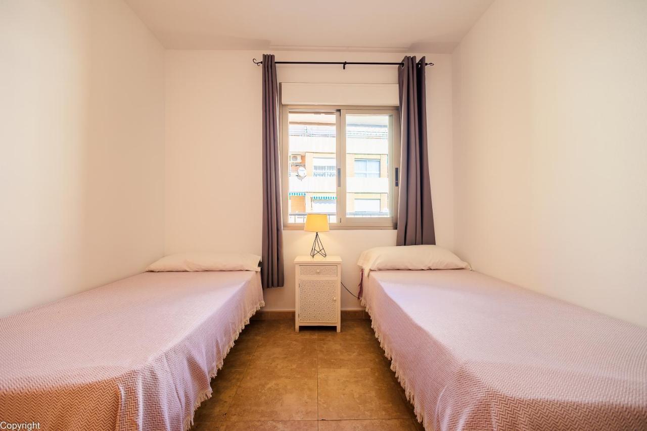 Apartamentos Madrid Торевиеха Екстериор снимка