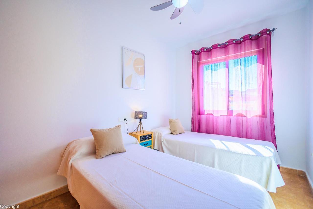 Apartamentos Madrid Торевиеха Екстериор снимка