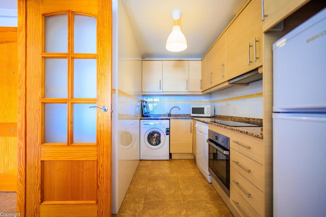Apartamentos Madrid Торевиеха Екстериор снимка