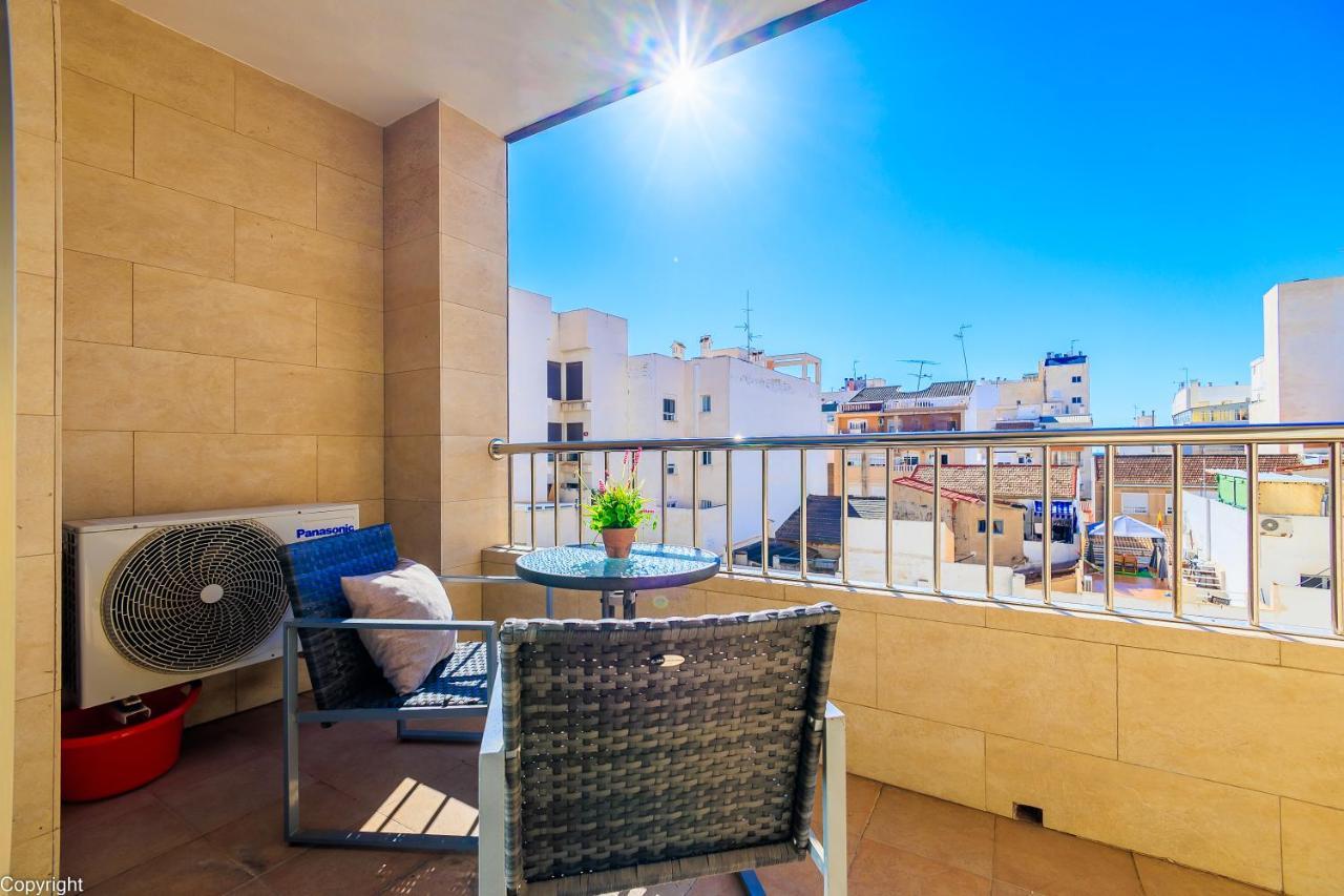Apartamentos Madrid Торевиеха Екстериор снимка