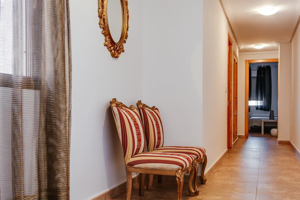 Apartamentos Madrid Торевиеха Екстериор снимка