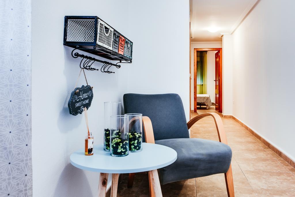 Apartamentos Madrid Торевиеха Екстериор снимка