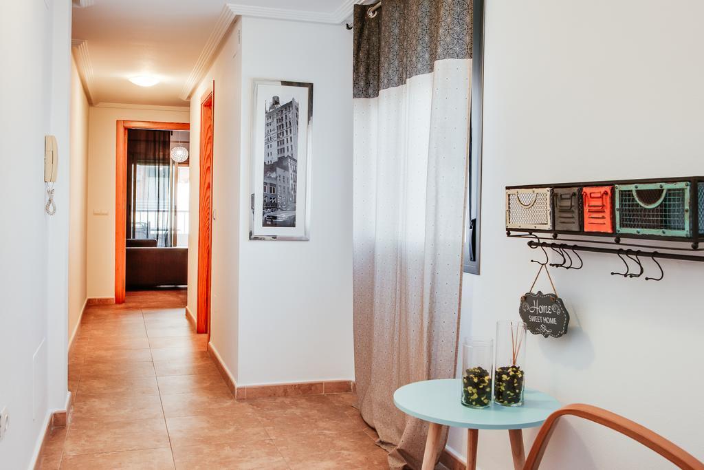 Apartamentos Madrid Торевиеха Екстериор снимка