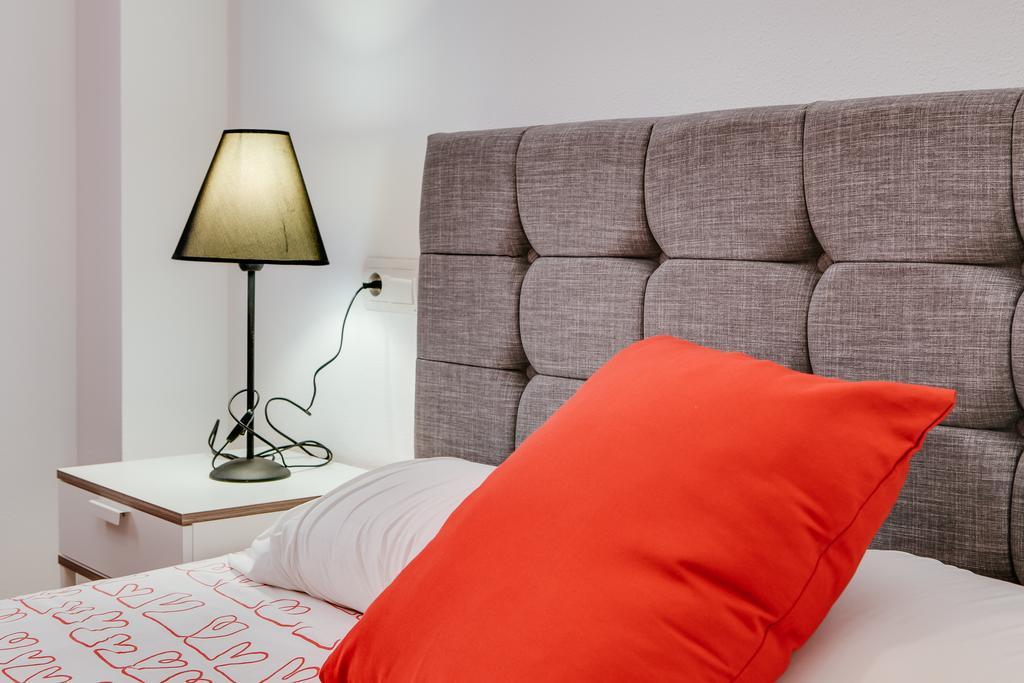 Apartamentos Madrid Торевиеха Екстериор снимка