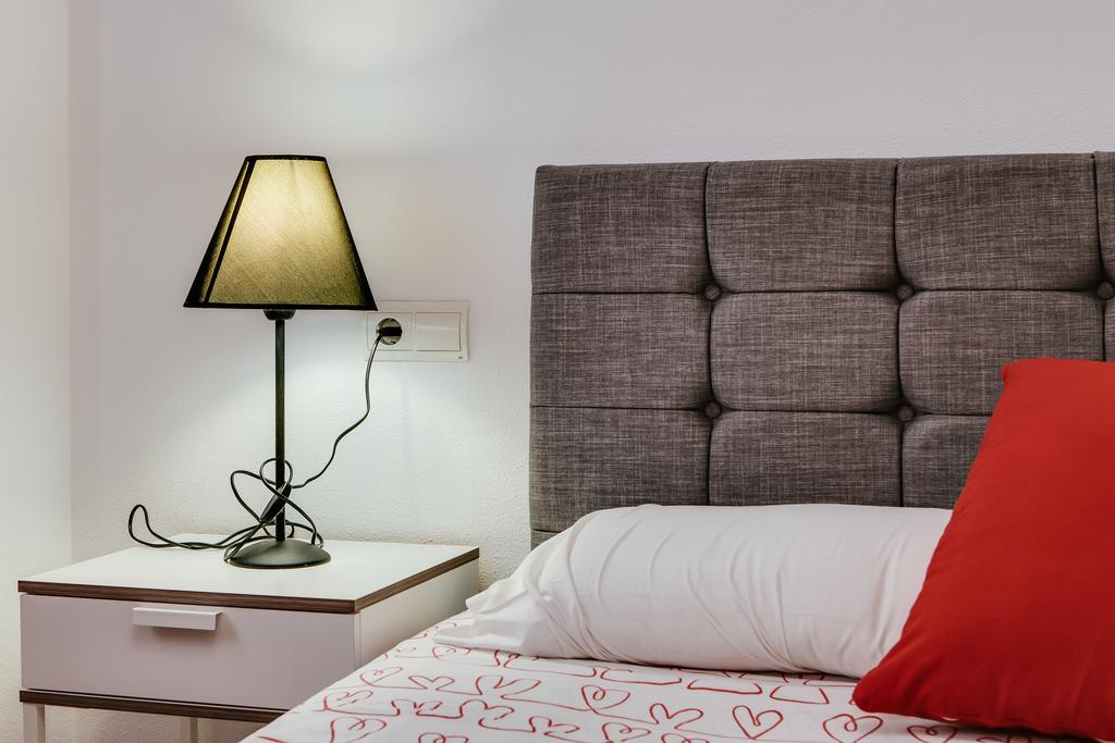 Apartamentos Madrid Торевиеха Екстериор снимка