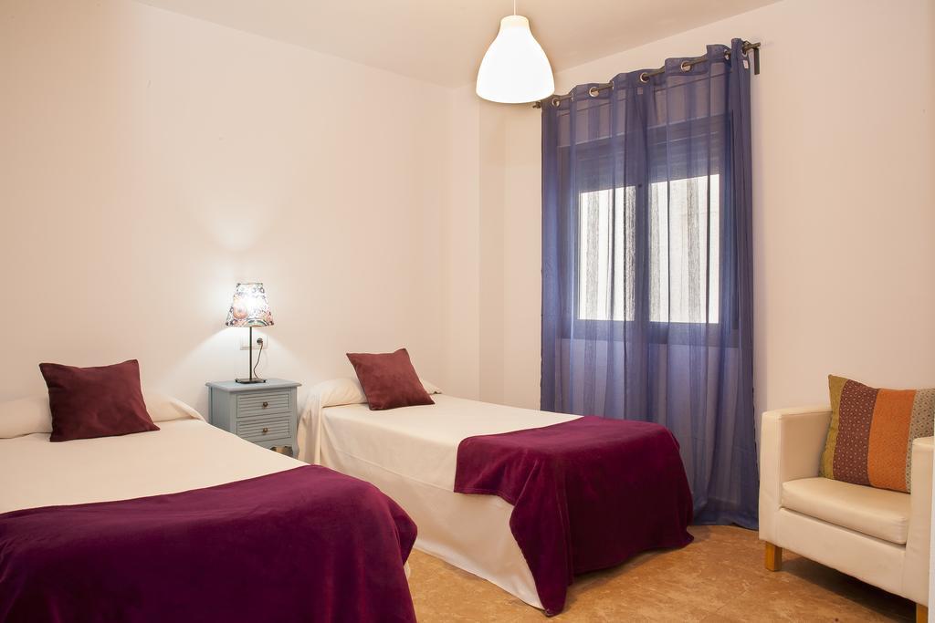Apartamentos Madrid Торевиеха Екстериор снимка